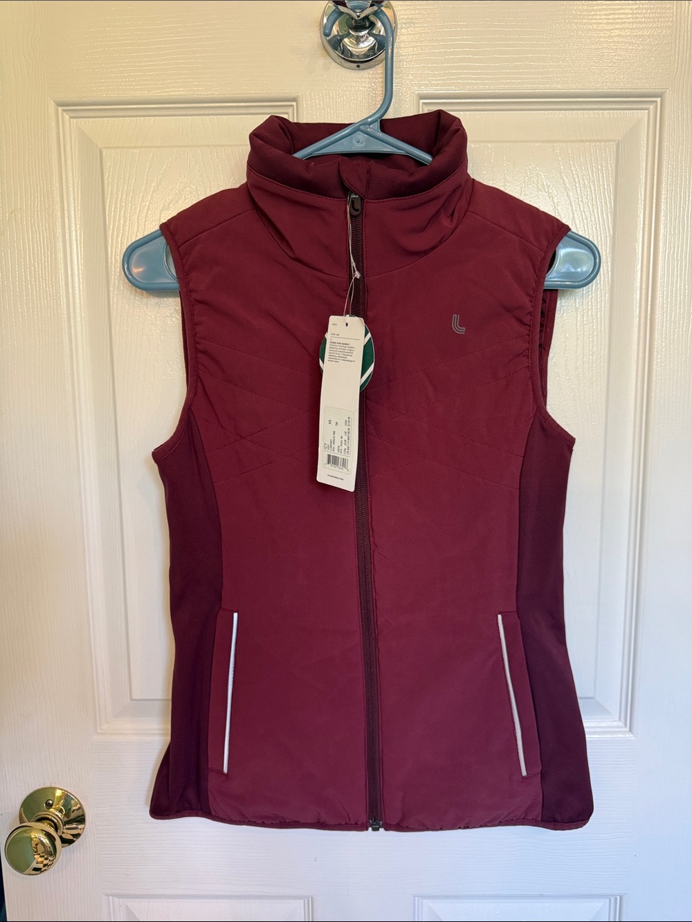 NWT Lole Icy Vest Windsor Wine color